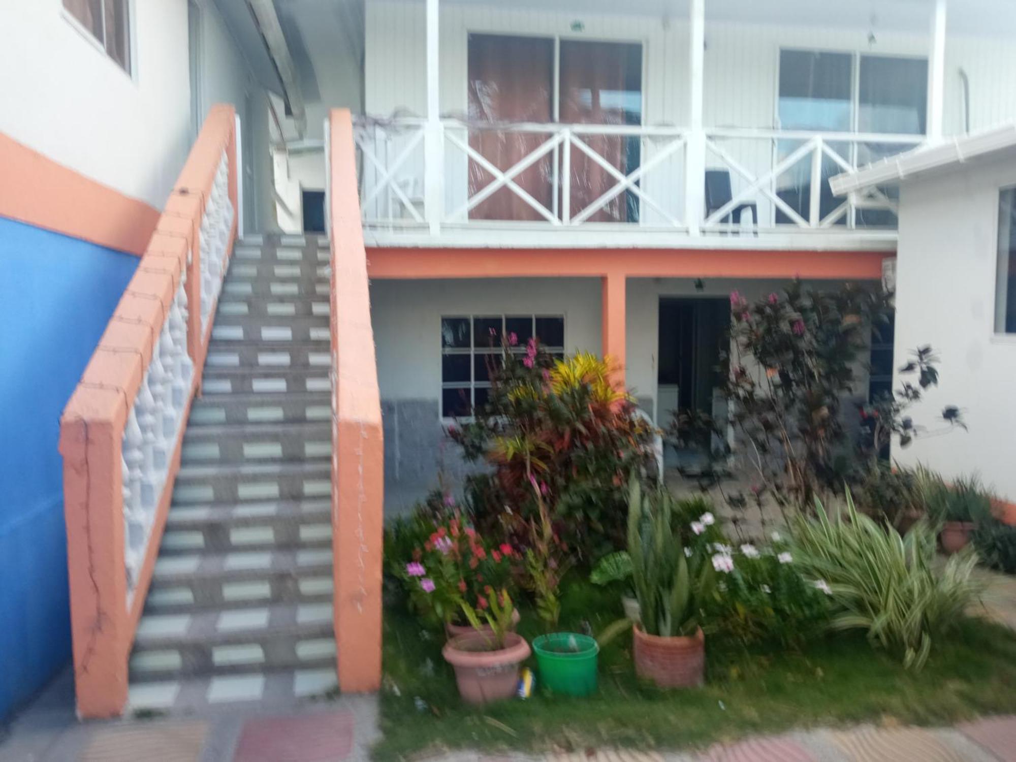 Posada Valerie Hotel Archibolds Exterior foto